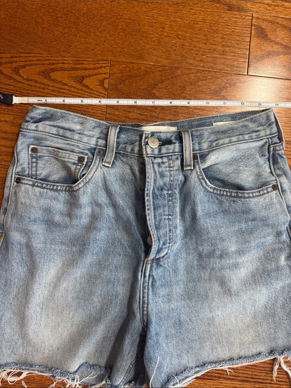Sz 26 Denim Forum Light Blue High-Rise Frayed Hem Jean Shorts - Picture 4 of 8